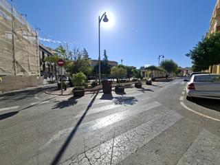 Casa adossada en Avda. De los Og�jares. Adosada en armilla con gran patio y garaje