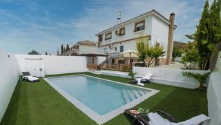 Chalet en Padul. Gran oportunidad 2 chalets por el precio de uno, independientes