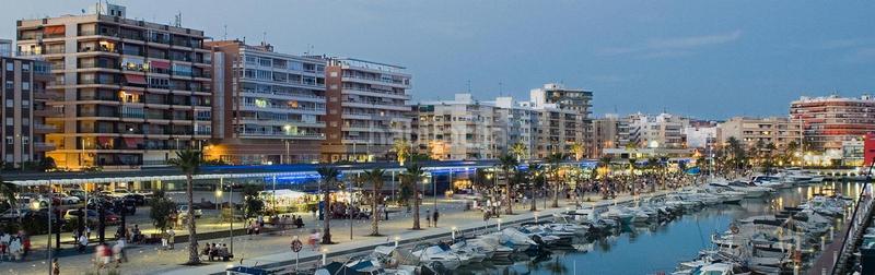 Foto 09313094-f0af-47f7-bc1d-c3ac5915927c. Appartement dans espoz y mina 54 dans Centro Santa Pola