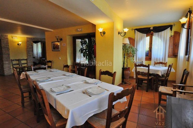 Foto be2319d9-21ec-4e02-a7c6-6678d335fe07. Edifici amb piscina a Xixona