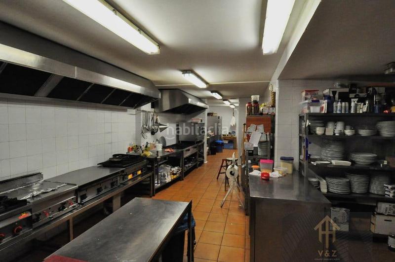 Foto c1eb6000-be73-4f7f-9fd6-e606cce34e17. Edifici amb piscina a Xixona
