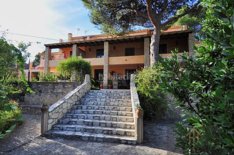 Foto ff24b0b1-2ead-4c36-8e44-5be4dc0dbb43. Edifici amb piscina a Xixona