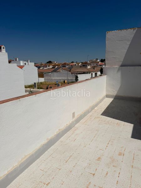 Foto e711113b-36e0-48a5-a56d-5b0c0bb44961. Casa adossada a calle séneca 6 a Campillos