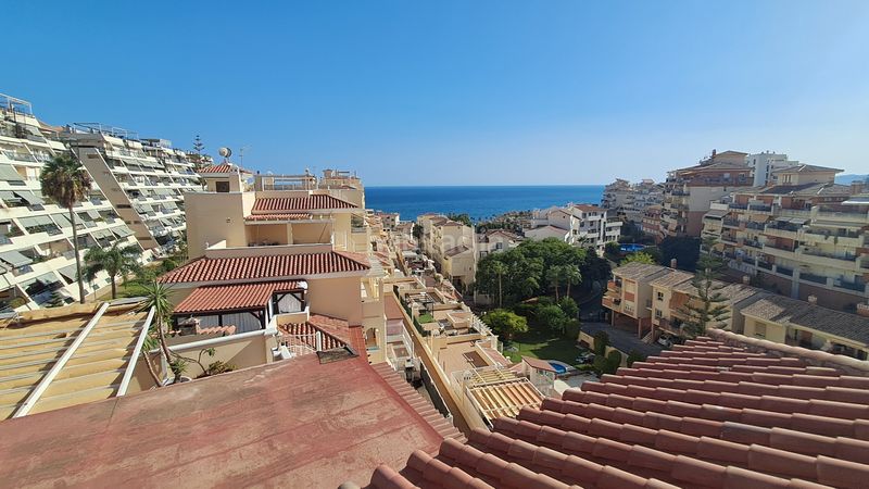 Foto d9e82e4e-ed64-4bc3-95d1-fce0fbd3c841. Dúplex a calle ancla 6 a Zona Centro Comercial Torrequebrada Benalmádena