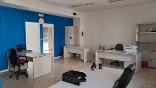 Oficina en Calle de la cruz 3. Se vende oficina privada de 92 m² en centro torremolinos!