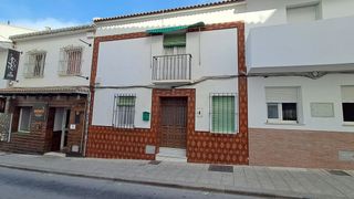 Casa adossada a Calle álamos 13. ¡gran oportunidad de inversión o reforma en pleno centro de alha