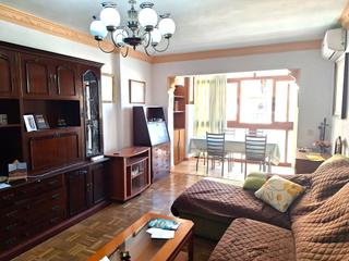 Piso en Calle héroe de sostoa 57. Se vende piso en huelin de 4 habitaciones y 3 baños