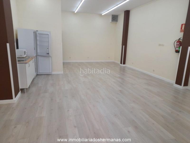 Foto e92c528b-2e9c-4b4e-92f3-839a69cd808f. Alquiler local comercial local completamente reformado en Prat de Llobregat (El)
