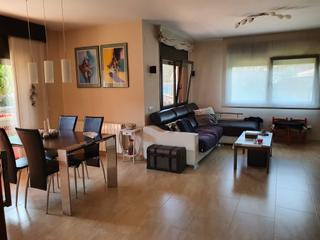 Casa a Vallirana. Casa seminueva en una planta