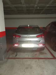 Aparcament cotxe a Sagnier-Plaça de Catalunya. Plaza de parking para coche grande