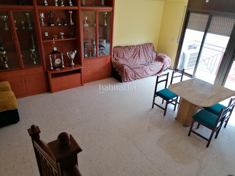 Foto c8e7c2fd-0652-4635-a88c-ab18e1fa59e0. Casa pareada casa junto once de septiembre en Estruch-Eixample Prat de Llobregat (El)