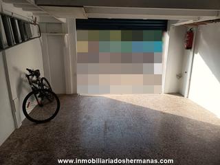Local Comercial en Centre. Local junto plaza la noguera