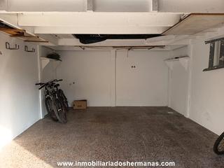 Local Comercial en Centre. Local junto plaza la noguera