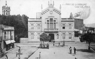 Casa a Centre. Terrero con edificación antigua