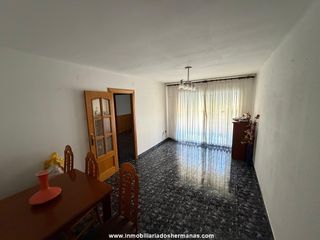 Etagenwohnung in Estruch-Eixample. Piso actualizado en zona marina