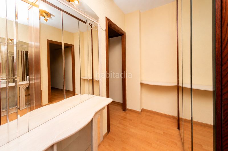Foto 7c83d96d-6ce9-4be7-9a38-a1eab4c02a62. Pis a Sants-Badal Barcelona