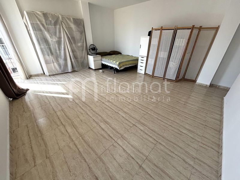 Foto d4505a73-e295-4313-87ec-ab31f58b4f22. Xalet amb aparcament a Casagemes Badalona