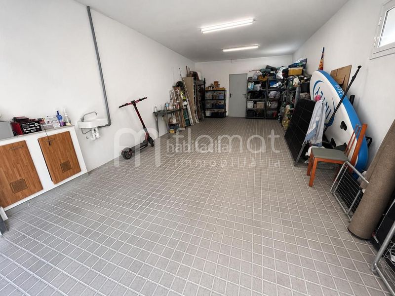 Foto ea5bb8a0-c3e6-4af8-b5c7-a3f9130d060e. Xalet amb aparcament a Casagemes Badalona