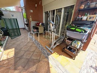 Rez-de-chaussée à Montgat. ¡más de 100 m² de piso con una espectacular terraza de 65 m²!