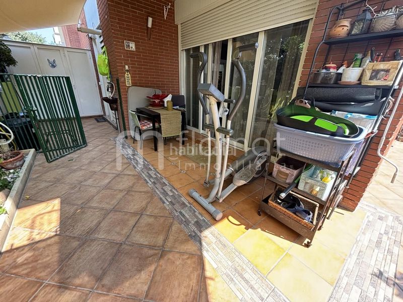 Foto a8b823ca-7c0e-4217-9873-150fb9d48d10. Piano terra con riscaldamento parcheggio piscina in Montgat
