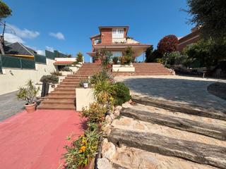 Chalet en Califrnia-Santa Madrona. Exclusivo chalet de lujo en el masnou  1000 m de parcela y mx
