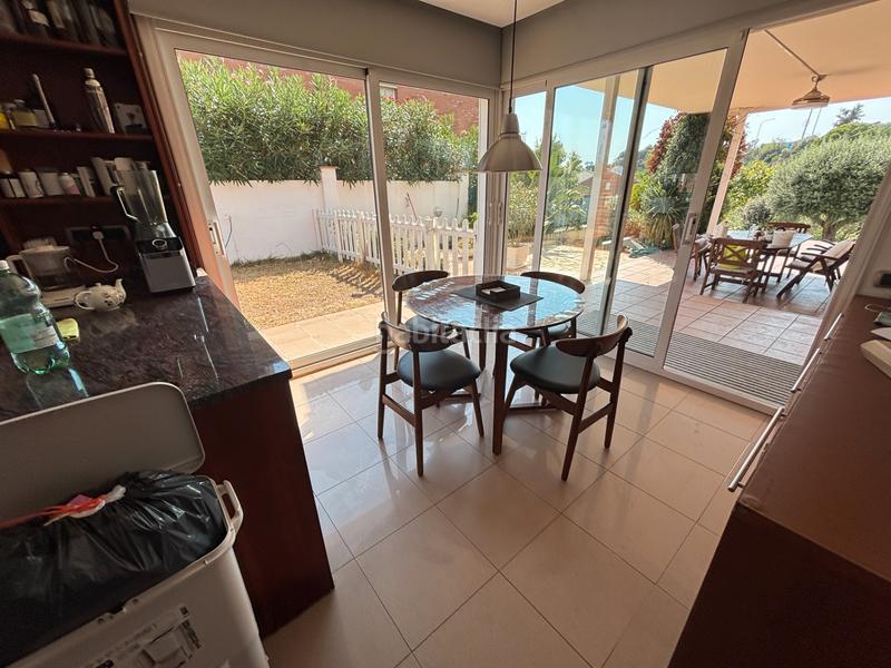 Foto 0b1e8a3c-cdbf-464e-9e0b-08f729420bc5. Xalet amb xemeneia calefacció aparcament piscina a Masnou (El)