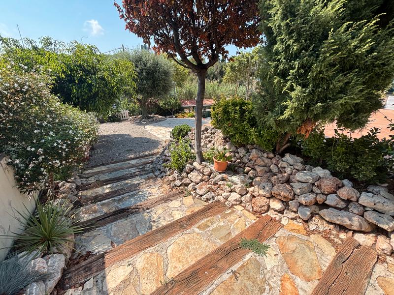 Foto 5c734f63-2736-4d94-a7c3-a6b36cf063cd. Xalet amb xemeneia calefacció aparcament piscina a Masnou (El)