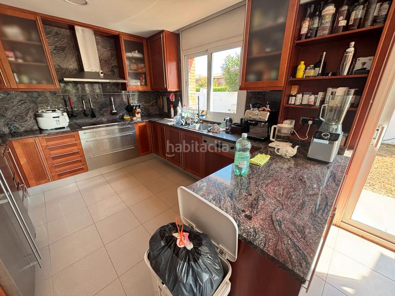 Foto 799e4895-73b2-49f1-801d-209fdc821323. Xalet amb xemeneia calefacció aparcament piscina a Masnou (El)