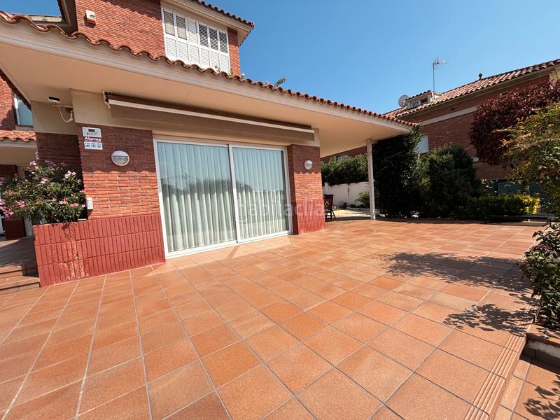 Foto 994cddc2-424e-42fb-9847-d7cadcf454a1. Xalet amb xemeneia calefacció aparcament piscina a Masnou (El)