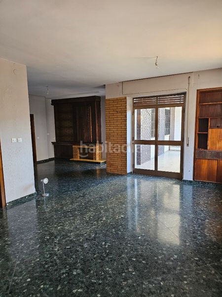 Foto bcad0418-137b-4629-8ad8-329c91f6a632. Pis amb aparcament a Los Remedios Sevilla