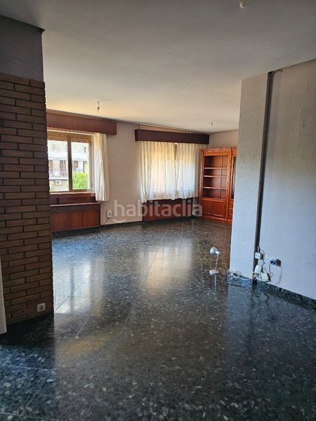 Foto ff7392ac-37eb-4c50-ba6c-773b92e2c41b. Pis amb aparcament a Los Remedios Sevilla