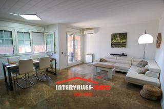 Casa adossada a Palau-solità i Plegamans