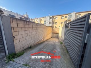 Aparcament cotxe a Palau-solit� i Plegamans