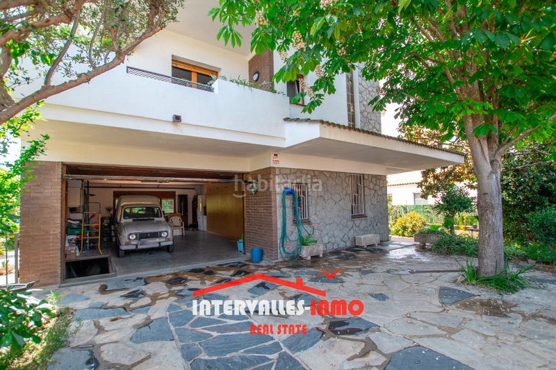 Foto bfaa8a0d-3491-45d9-9494-352f5876f500. House with heating pool in Palau-solità i Plegamans