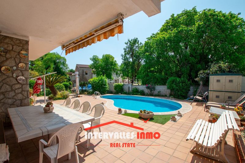 Foto e826920f-f507-4e92-ab7d-f8d31b787537. House with heating pool in Palau-solità i Plegamans