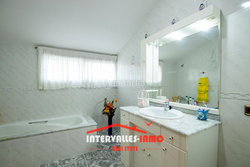 Foto 505b5222-be62-4246-b054-54dcd887a1be. Casa amb calefacció a Lliçà d´Amunt
