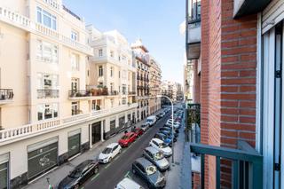 Miete Studiowohnung  Calle de viriato. **estudio en alquiler en calle viriato - ideal para tu nueva vid