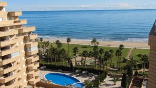 Pis a Carrer amplaries 41. Se vende piso en cala blanca i magic world primera linea
