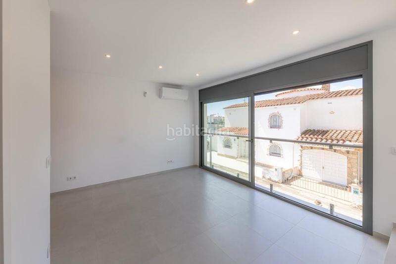 Foto 4f01b15e-896e-4fcd-8936-1aee9d916169. Haus in Sant Maurici Empuriabrava