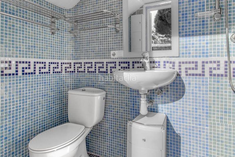 Foto 143608d5-2b70-4b3c-bf3c-b48789d2d2c1. House with parking pool in Requesens Empuriabrava