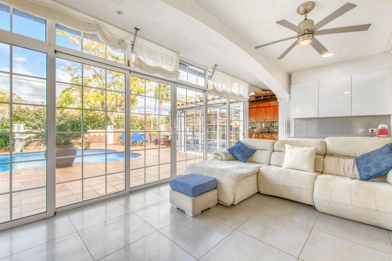 Foto 152d2277-0c2c-4d74-9bcb-0ea8cf09ef7e. House with parking pool in Requesens Empuriabrava