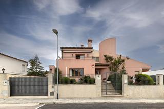Casa  Carrer de sant llorenç. Villa bien cuidada en mas matas con mucho espacio habitable y un