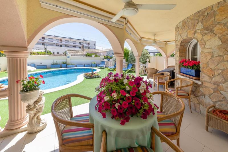 Foto 1aeeaed8-933c-4720-b96a-df5de8aefbc8. Casa amb aparcament piscina a Muga - Gran Reserva - Badia Empuriabrava