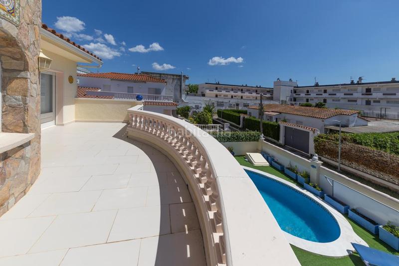 Foto 4c8c3f7b-21f7-4f28-a8f2-36fd5405ed38. Casa amb aparcament piscina a Muga - Gran Reserva - Badia Empuriabrava