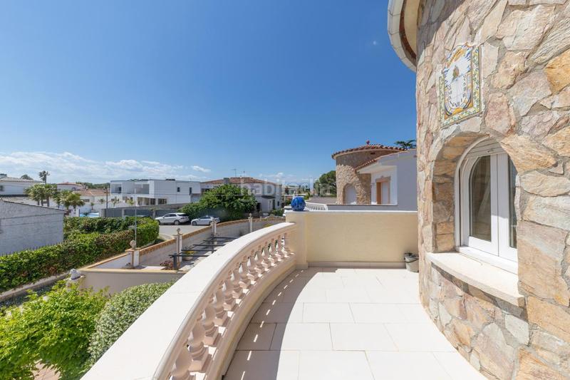 Foto 662cf28b-aaa9-48a2-9ffd-57a10b4bd608. Casa amb aparcament piscina a Muga - Gran Reserva - Badia Empuriabrava