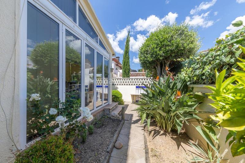 Foto b7de1709-005c-45f5-8e1f-4489386dbba5. Casa amb aparcament piscina a Muga - Gran Reserva - Badia Empuriabrava