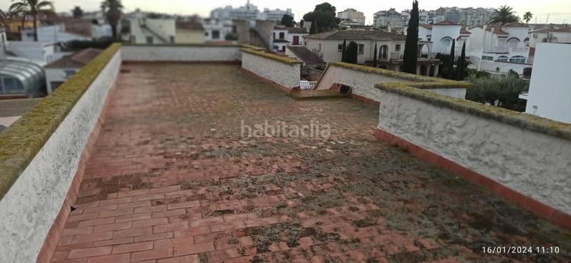 Foto 7e58b05e-a64b-48dd-bb6e-b162cee2dc91. Maison avec piscine dans Cap Ras - Creus - Falconera Empuriabrava