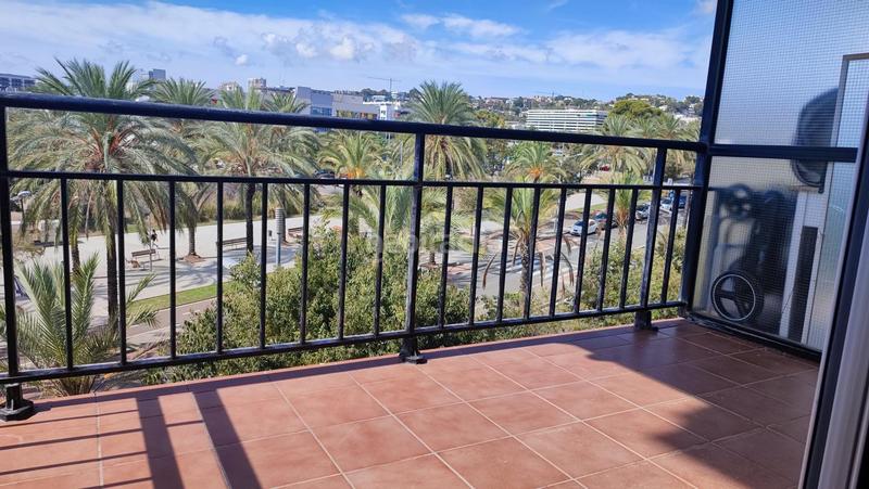 Foto 2454112e-7b6b-4d85-a5f3-530234d7fd59. Piso apartamento con terraza y jardines comunitarios, centro en Sitges