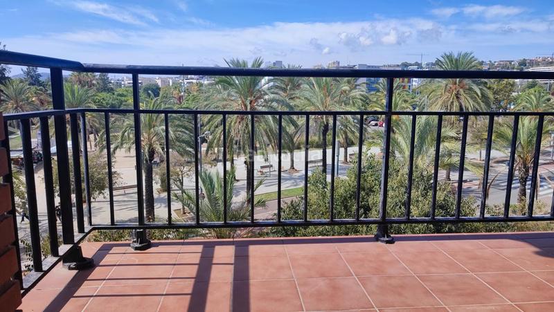 Foto b26e2ca1-dc5f-4033-b734-7aaf661589e4. Piso apartamento con terraza y jardines comunitarios, centro en Sitges
