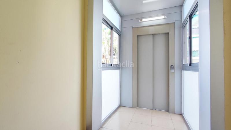 Foto e291308f-b0f4-4e8b-9018-7c269f936a54. Piso apartamento con terraza y jardines comunitarios, centro en Sitges